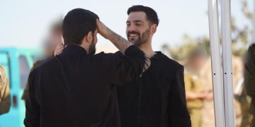 Momente të rëndësishme në Tel Aviv, Hamasi heq dorë nga 13 pengje të tjerë izraelitë.