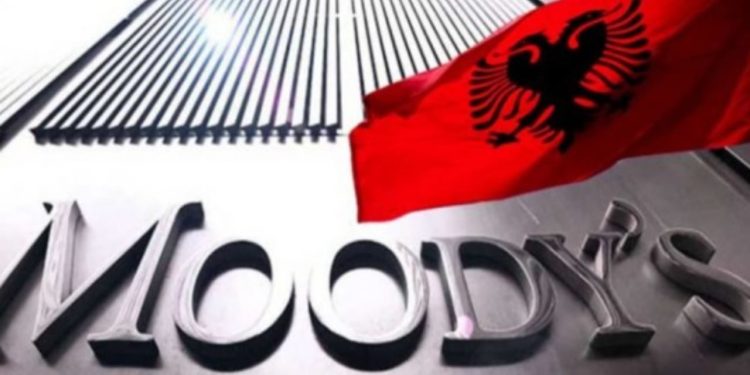 Moody’s riafirmon gradën “Ba3” për Shqipërinë dhe e klasifikon atë me perspektivë të qëndrueshme, duke parashikuar një rritje ekonomike prej 3.7%.