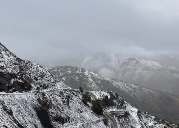 Mot i vështirë në Bulqizë, trashësia e dëborës arrin deri në 10 cm