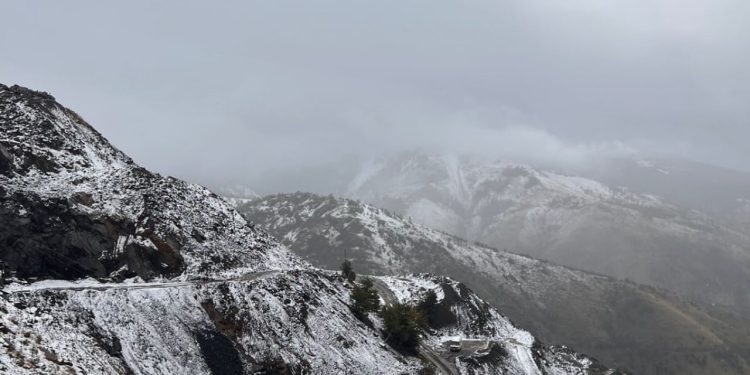 Mot i vështirë në Bulqizë, trashësia e dëborës arrin deri në 10 cm