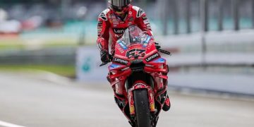 MotoGP: Bagniaia rikthen buzëqeshjen në Malajzi me fitoren në garën Sprint, ndërsa Alex Marquez shpallet zyrtarisht nënkampion i botës.