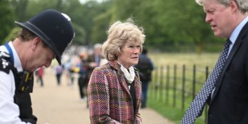 Motra e Princeshës Diana pëson një rënie nga kali dhe përfundon me lëndime të rënda.