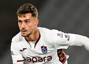 Mundësi e shkëlqyer për Ernest Muçin, ylli shqiptar ka rastin të impresionojë drejtuesit për të ardhmen e tij.