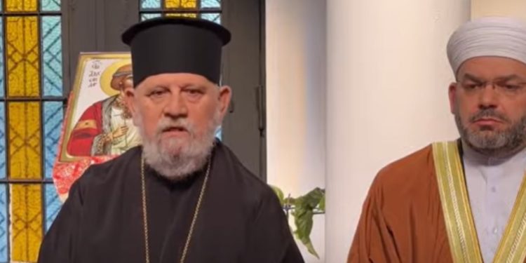 Myslimanë dhe ortodoksë në Shkodër shprehin shqetësimin për ndërtimin e një kulle 35-katëshe në tokën e caktuar.