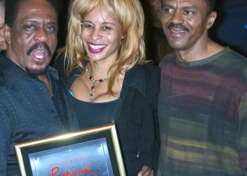 Ndahet nga jeta djali i këngëtares legjendare Tina Turner, vetëm një ditë pas ditëlindjes së tij.