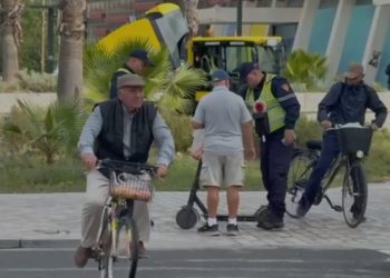 Ndalimi i përkohshëm i monopatinave elektrike, Vlora fillon bllokimin e lëvizjeve të tyre pas vendimit.