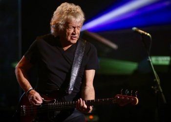 Ndërron jetë këngëtari dhe basisti i grupeve Moody Blues, John Lodge.