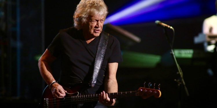 Ndërron jetë këngëtari dhe basisti i grupeve Moody Blues, John Lodge.