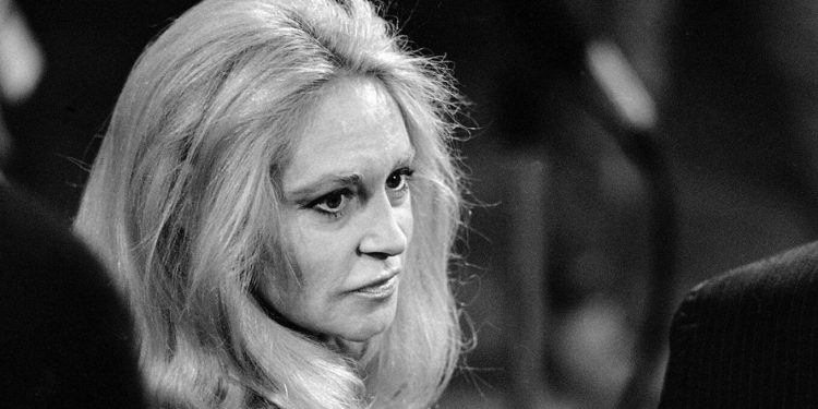 Ndërron jetë në moshën 89-vjeçare Joan Kennedy, bashkëshortja e senatorit të Massachusetts Ted Kennedy.