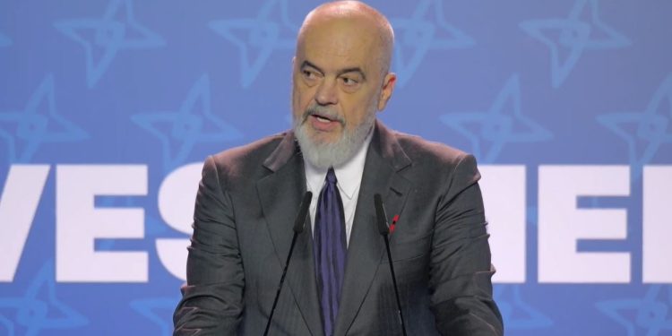 Në Tiranë organizohet Forumi i Parë i Investimeve, Rama ironizon me Presidenten e KE: Këtu do të gjesh ushqim të mirë dhe më pak mërzi se në Bruksel.