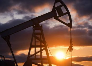 Në spite of ties to Russian oil, the US and UK continue to purchase refined oil from India.