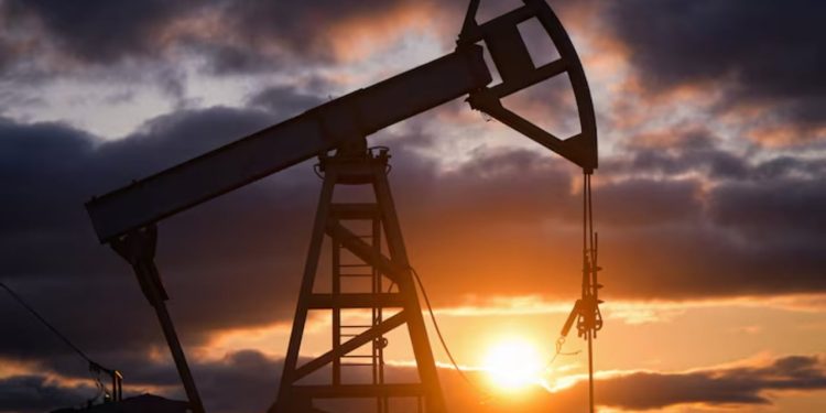 Në spite of ties to Russian oil, the US and UK continue to purchase refined oil from India.