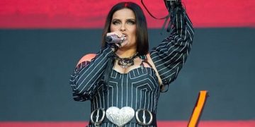 Nelly Furtado ndalon karrierën muzikore për shkak të kritikave të rënda mbi pamjen e saj fizike.