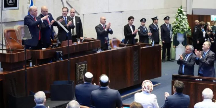 Netanyahu bën thirrje te Trump: Ai mund të ndihmojë Izraelin në normalizimin e marrëdhënieve me vendet arabe.