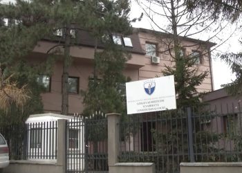 Ngërçi në Kuvendin e Kosovës, ekspertët: Vendimi i Kushtetueses nuk është përfundimtar, pasojat e dështimit të ri janë të paqarta