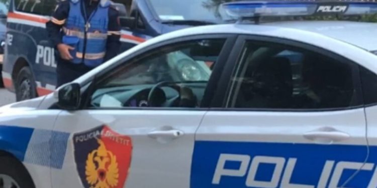 Ngjarja me thikë në gjimnazin e Kamzës/ Dy të mitur arrestohen pas incidentit