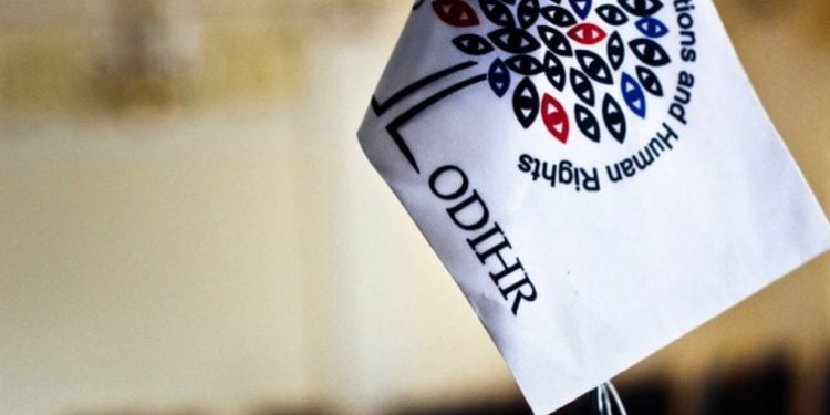 “Ngjarje të konkurrueshme dhe profesionalisht të zhvilluara”/ OSBE-ODIHR publikoi raportin për 11 majin: Kandidatët e partisë në pushtet shfrytëzuan një avantajh të padrejtë.