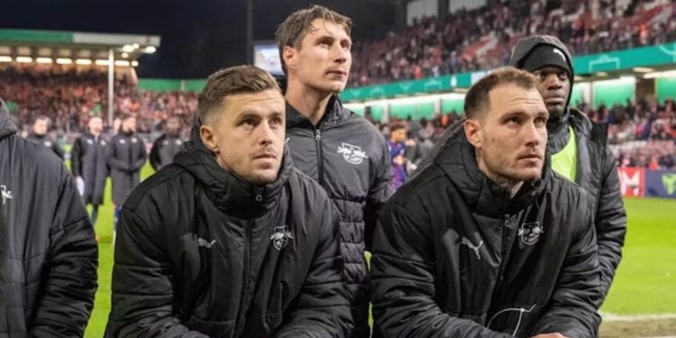 Ngjarje tragjike në Kupën e Gjermanisë, një tifoze humb jetën pas komplikacioneve shëndetësore të ndodhura në tribunë.