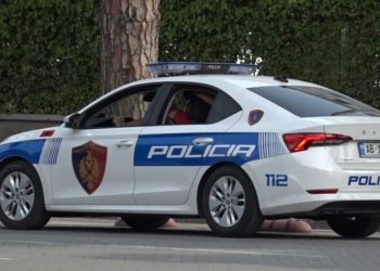 Ngjarje tragjike në Tiranë: Kuzhinieri mbyt me thikë një kamerier 34-vjeçar, shkaku - një mosmarrëveshje pune.