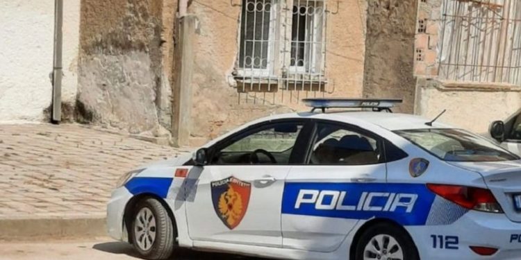 Një 38-vjeçar humb jetën në Lushnjë, pas ngjarjes së vetëvarjes në banesë.