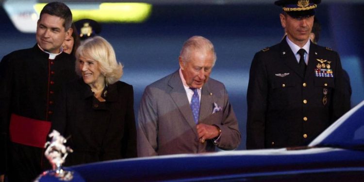 “Një avancim drejt pajtimit historik”/ Mbreti Charles në vizitë në Vatikan, pritet takimi me Papën Leon.