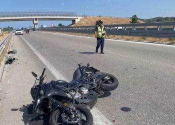 Një i ri 25 vjeç, i aksidentuar mbrëmjen e djeshme me motomjet në rrugën Tepelenë-Bënç, ka ndërruar jetë në spital.