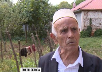 Një jetë e angazhuar me natyrën: Rrëfimi i 89-vjeçarit nga Shumbati i Dibrës, që vazhdon të qëndrojë në fshat, ndërsa fëmijët e tij vizitojnë rrallë.