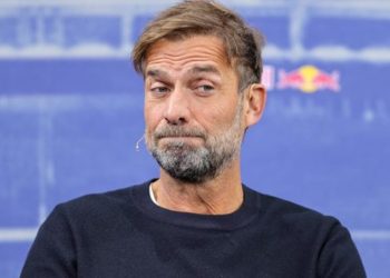 Një jetë e mbushur me udhëtime: Jurgen Klopp flet për sfidat e trajnerit, duke u përqëndruar në hotele e stadiume
