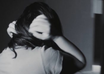 Një në dy gra në Shqipëri përjeton dhunë, ndërsa mjekët dhe infermierët do të kenë obligimin ligjor për të raportuar rastet e tilla.