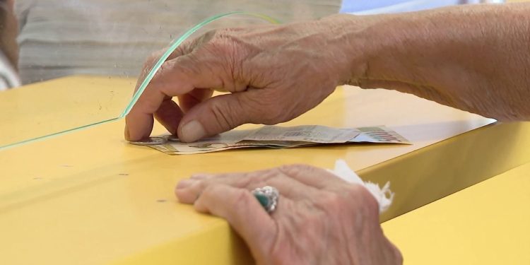 Një në katër qytetarë jetojnë në varfëri, thonë ekspertët: Pensionet nuk ofrojnë mbështetje, por thjesht mundësi mbijetese.