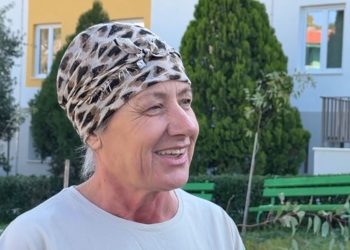 Një nënë 56-vjeçare nga Lezha, e cila është nënë e dy fëmijëve, po përballet me sëmundjen e kancerit të gjirit.