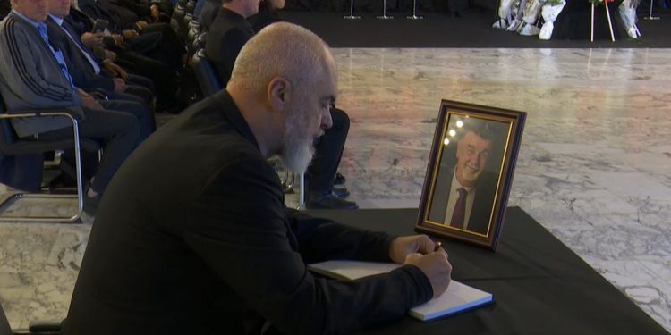 "Një ngjarje katastrofike për vendin" / Mesazhi i lënë nga Rama gjatë homazheve për gjyqtarin Astrit Kalaja zbulohet.