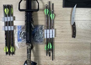 Një qytetar i huaj tentoi të kalonte në Shqipëri me një hark dhe 21 shigjeta, por u ndalua në doganën greke.