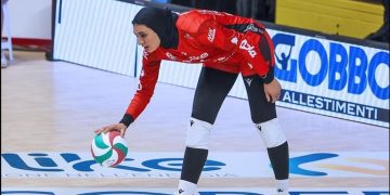 Një risi në volejbollin féminin, Metwally bëhet lojtari i parë me shami në kampionatin italian