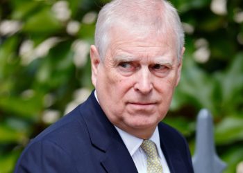 Një tjetër skandal në Pallatin Mbretëror: email-et zbulojnë Prince Andrew, që i dha urdhra truprojës së tij për…