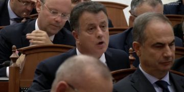 Noka: Kur deputetja kërcënohet me rrëmbim vajze, SPAK nuk vepron; Dumani nuk i njeh grupet kriminale për shkak të Ramës
