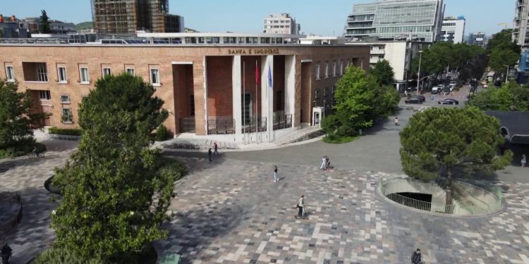 Norma themelore në 2.5%, Guvernatori Sejko: Politika monetare mbetet e qëndrueshme, inflacioni po rritet.