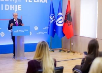 Nuk arrihet pajtim për reformat/ Berisha paraqet kushte. Socialistët do të sigurojnë shumicën në komisione.