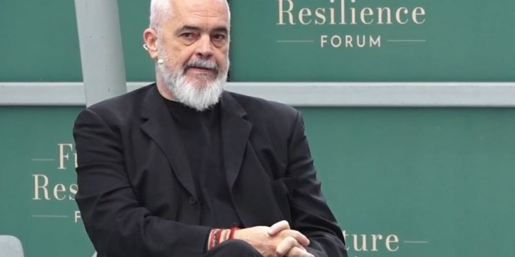 “Nuk e ndiejmë mall për Putinin”/ Rama: Në komunizëm, i konsideronim sovjetikët si tradhtarë. Ishim të vetmit që qëndruam besnikë ndaj Stalinit.