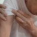 Nuk ka raste gripi, por vaksinimi është në fluks: Rreth 250 persona në Lushnjë marrin dozën çdo ditë.