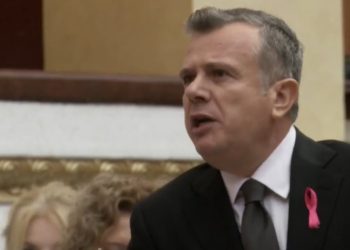 “O idiot”/ Seanca ndërpritet, Taulant Balla: Flamur Noka duhet të kërkojë falje ose të largohet.