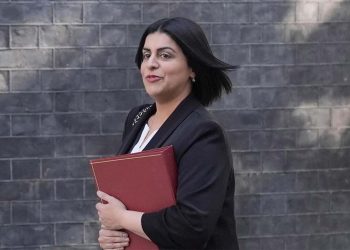 Oficerë britanikë arrijnë në Ballkan për të ndjekur trafikantët e qenieve njerëzore!