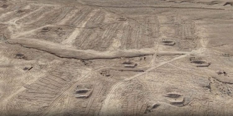 Operacioni 'Lëvizja e Tokës': Reuters zbulon se regjimi i Assad-it ka zhvendosur në mënyrë të fshehtë deri në 80 mijë trupa nga varret masive në Damask.