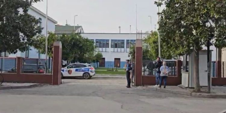 Operacioni në Elbasan për 11 të ndaluar/ I pranishëm edhe shoku i Emiljano Shullazit, përplasje me forcat e policisë