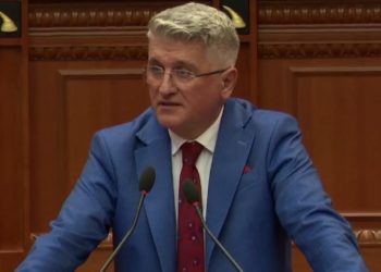 “Opozita e heshtur në Kuvend”, Agron Gjekmarkaj akuzon mazhorancën: Kjo nuk është Shqipëria europiane, por Arnautistan.