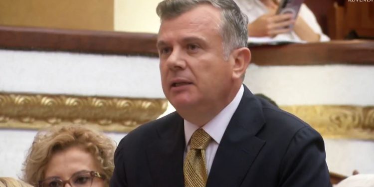 “Opozita nuk mund të na ketë peng”, Balla thekson nevojën për zgjedhjen e Avokatit të Popullit: Presim një kandidat me integritet.