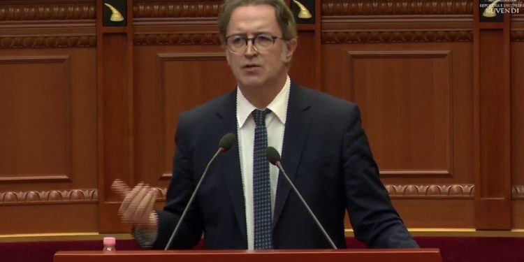 “Opozita shpreh reagime emocionale, seanca mbyllet”/ Alizoti thekson nevojën për debat mbi programin e qeverisë: Asgjë për Kosovën nuk u pa.