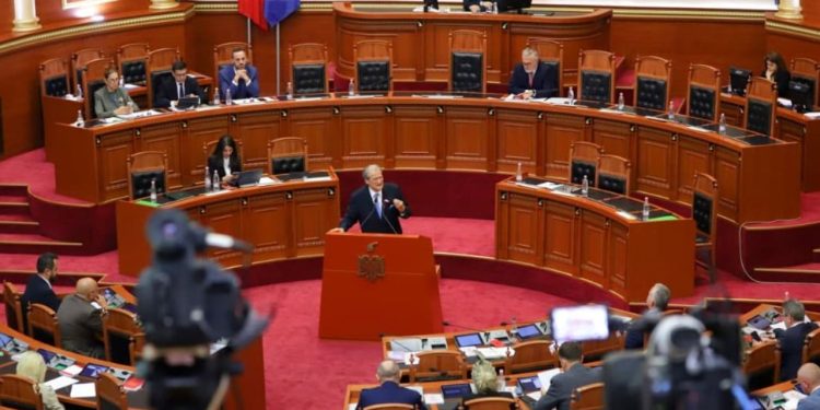 PD nuk do të jetë e pranishme në protestën për mbështetje të liderëve të UÇK-së; Berisha: Protesta ka nuanca të kundërta ndaj qeverisë së Kosovës, Rama do të flasë për 60 minuta.