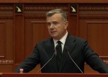 PD tërhiqet pas raportimit të Dumanit dhe Çelës. Seanca vazhdon pas një ore negociatash mes Ballës dhe Këlliçit; pyetjet e deputetëve do të dërgohen me shkrim.