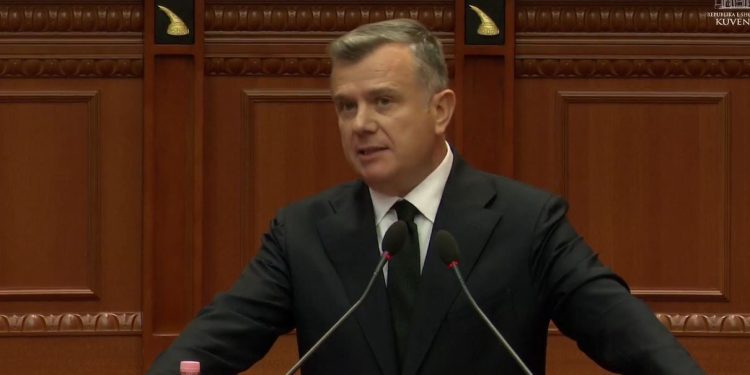 PD tërhiqet pas raportimit të Dumanit dhe Çelës. Seanca vazhdon pas një ore negociatash mes Ballës dhe Këlliçit; pyetjet e deputetëve do të dërgohen me shkrim.